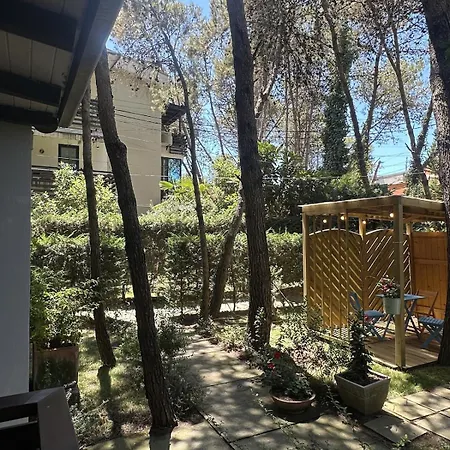 Seaside Garden Oasis Golem (Tirana)
