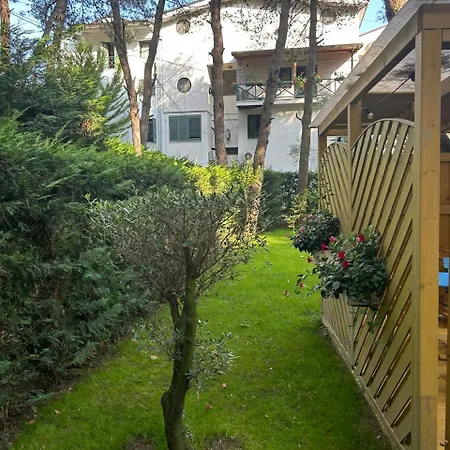 Seaside Garden Oasis Appartement *